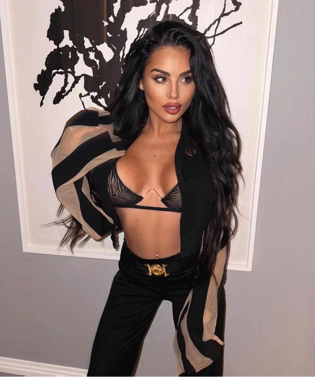 Eva escort in Dubai