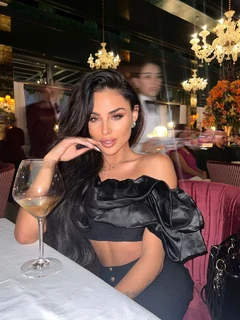 Eva escort in Dubai