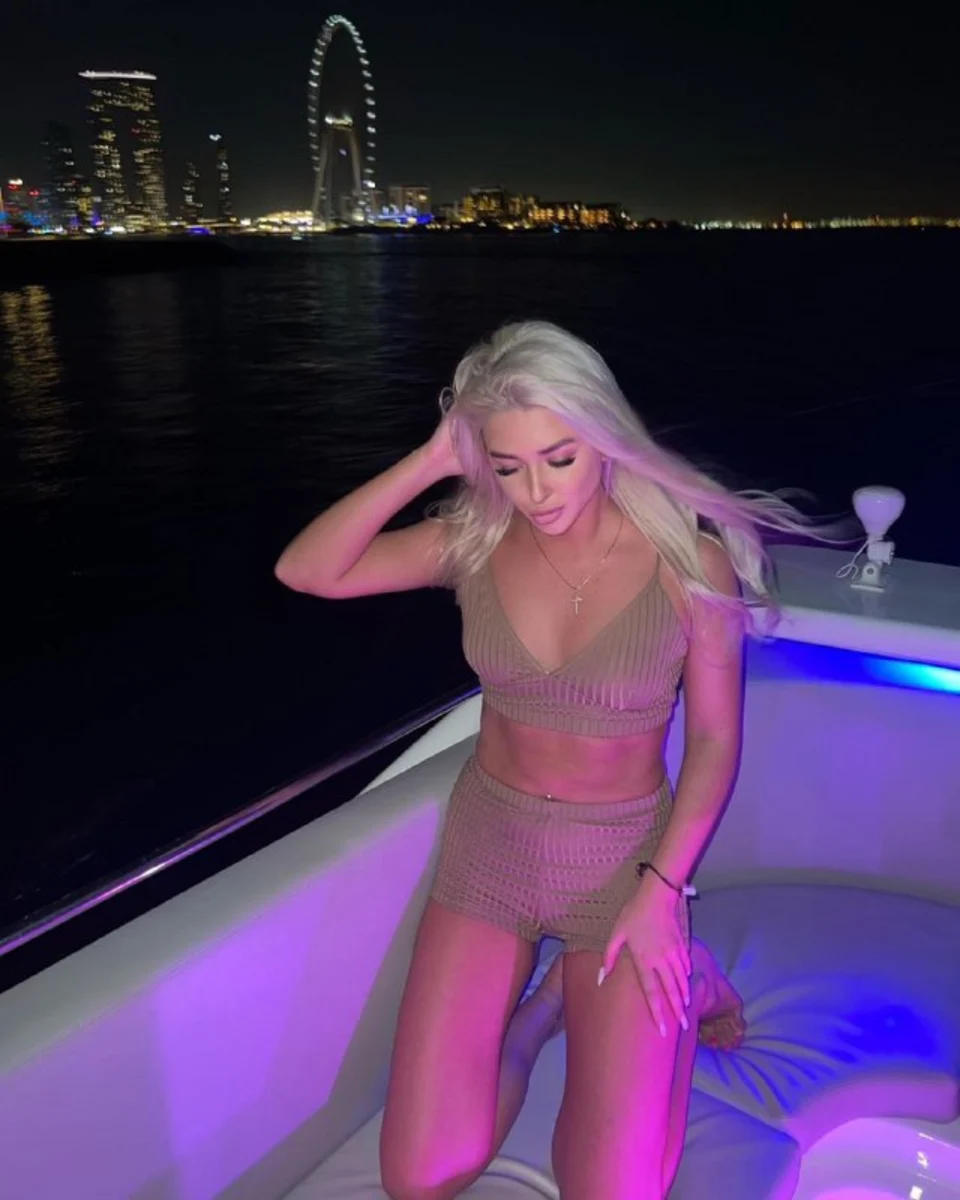 Karolina escort in Dubai