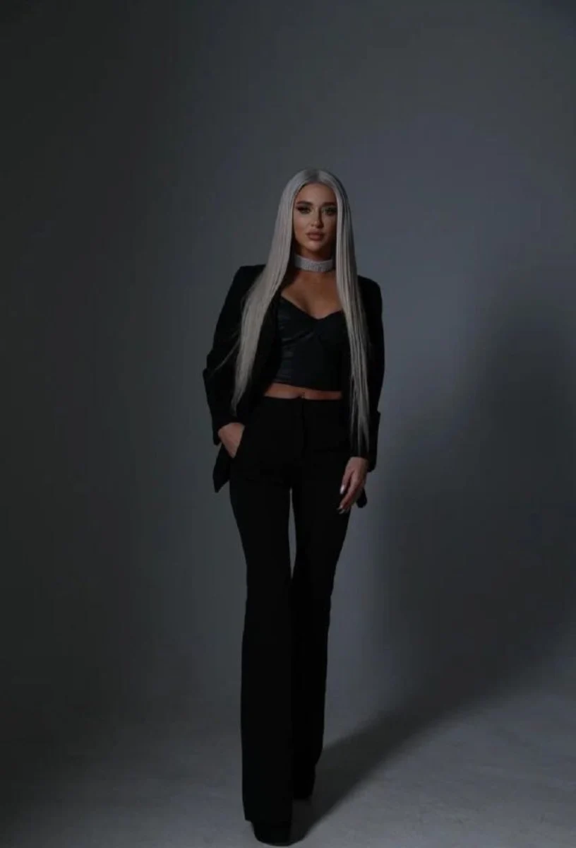 Karolina escort in Dubai