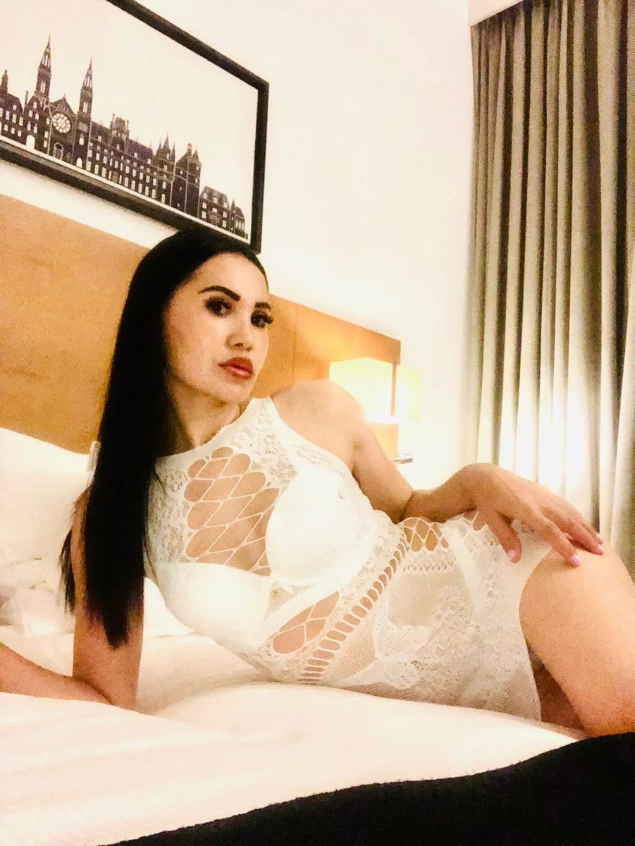 Mirella escort in Dubai