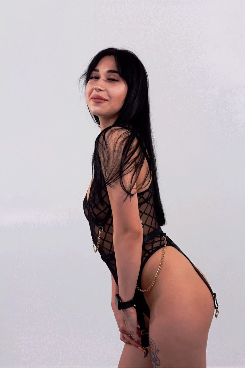 Nelli escort in Dubai