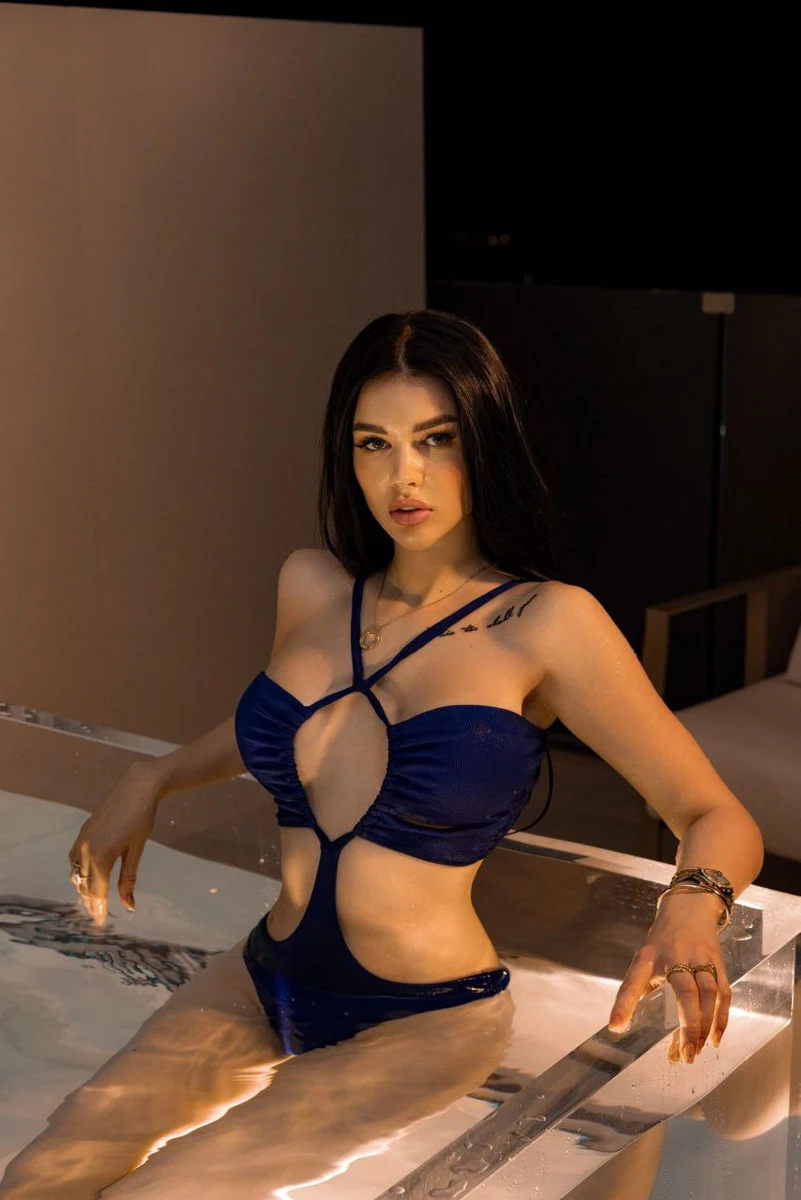 Vesta escort in Dubai