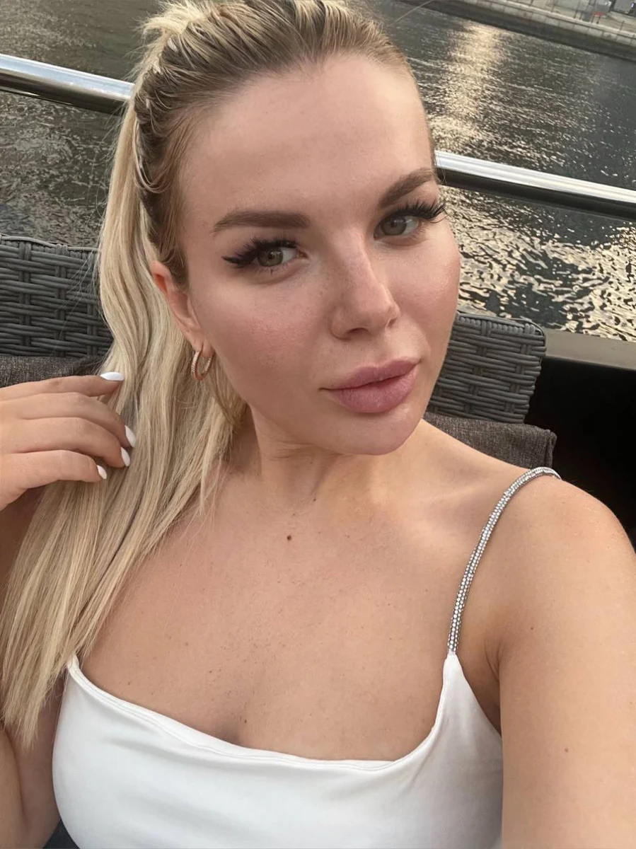 Vita escort in Dubai