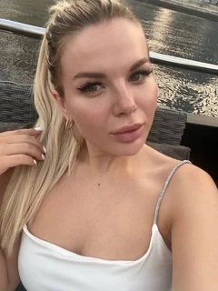 Vita escort in Dubai